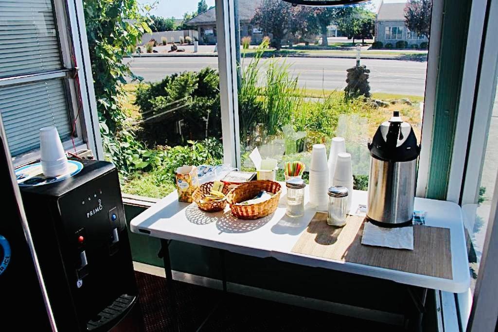 Sage N Sand Motel Moses Lake Εξωτερικό φωτογραφία